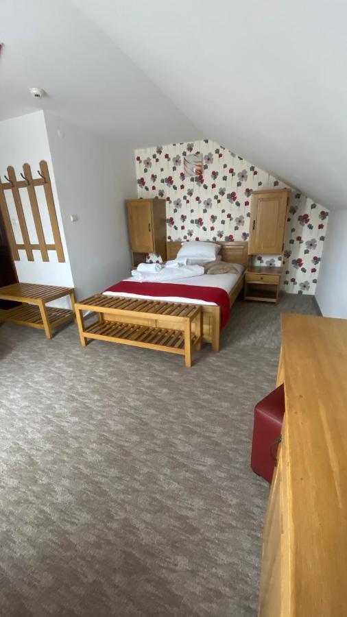 Gasthof La Viorel Isaila 2*